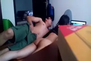 Gadis Gamer Cantik Pasrah Goyang Kasur Game