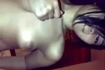 Gadis Tato Cantik Pasrah Servis Kasur
